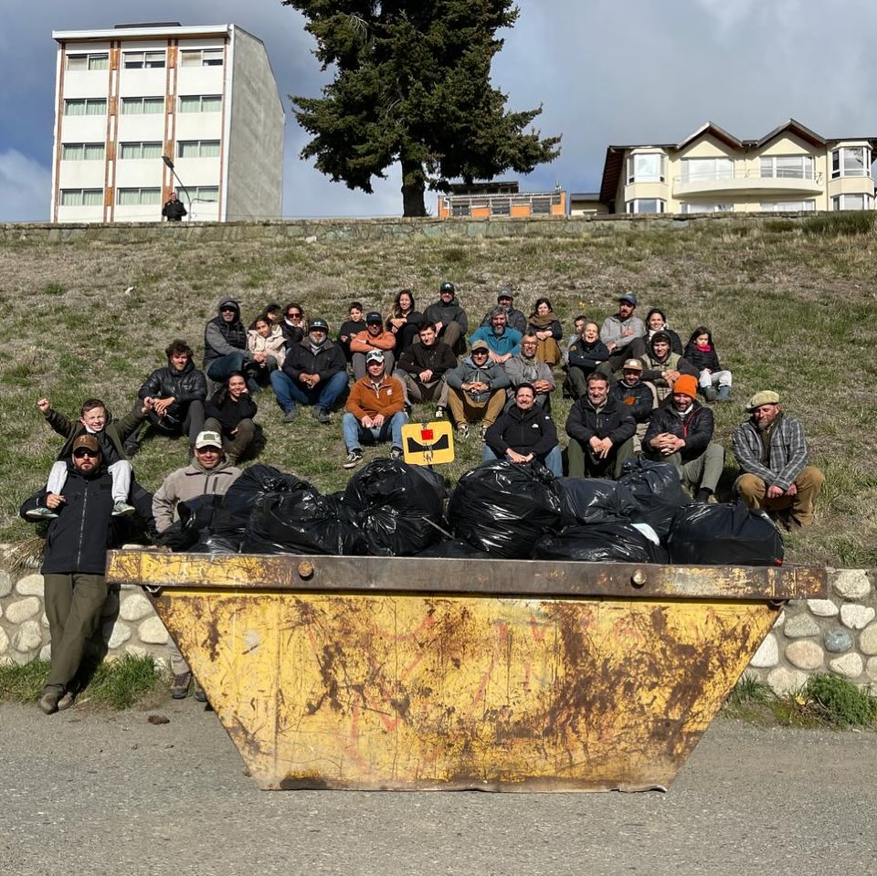 El “trofeo” del día.
“Catch of the day”
Muchas gracias a todos los que se sumaron nuevamente en esta Jornada de limpieza. Gran día dándole “una mano” a nuestro querido Limay. Enormemente agradecidos por el apoyo de de @parquenacionalnahuelhuapi @guardapescaandina @carlampozzi