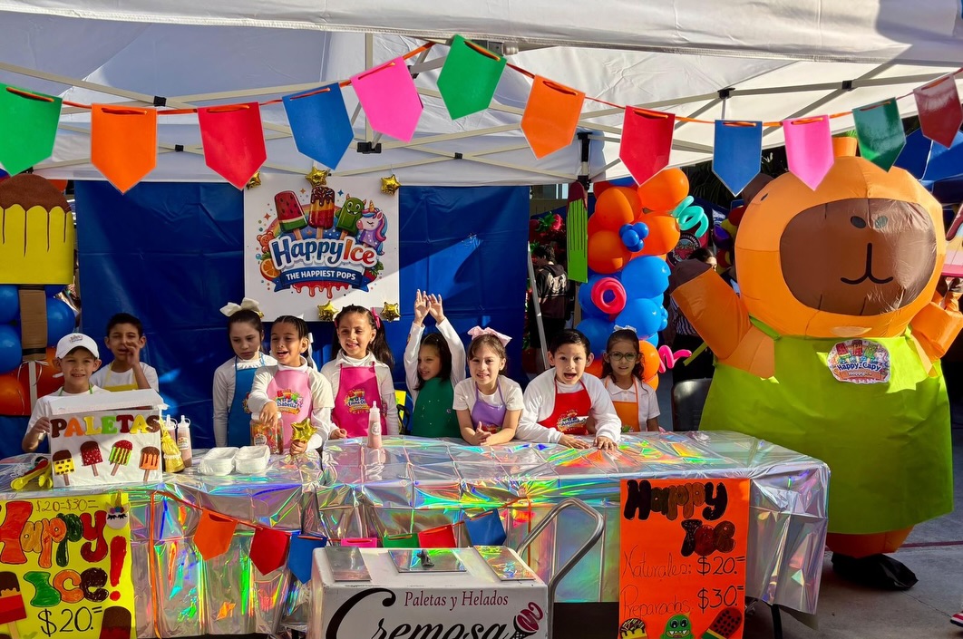 Feria de Emprendedores de Primaria con una Gran Causa. ¡Juntos sumamos mucho más!🤩
Les compartimos parte de lo vivido en la cuarta edición, en donde se busca desarrollar a nuestros alumnos como pequeños emprendedores y con su actividad y conocimientos aplicados, recolectar en beneficio de una noble causa. En esta ocasión todos trabajamos con todo el entusiasmo por Lana Martínez, una pequeña con diagnóstico de cardiopatía de comunicación interventricular. Gracias a todos por contribuir.
#Primaria #ActividadConCausa #EducandoEnValores #ColegioCatólico