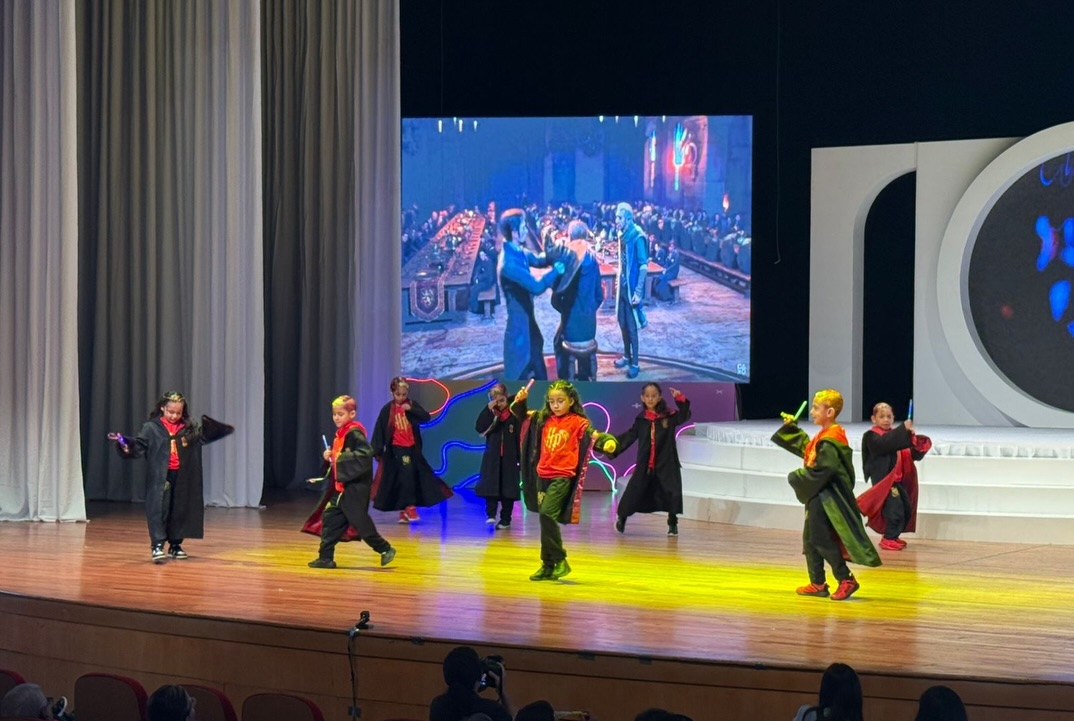 ✨Felix Fest “Be Yourself” 2026✨
Les compartimos parte de la magia que se vivió con el talento y corazón que pusieron nuestros alumnos este sábado 28 de febrero en el Metro. Verlos brillar y desarrollarse en el escenario nos llena de orgullo y emoción🤩
Felicidades a todos nuestros artistas y sus familias, así mismo un reconocimiento especial a la Lic. Katty Marón por tan increíble producción, al Profe Rafael “Wachyz” por su acompañamiento y energía y a todo el equipo de staff por el apoyo💙🥰
#Somosfelix #artistas #Preescolar #Primaria #Secundaria Prepa Colegio