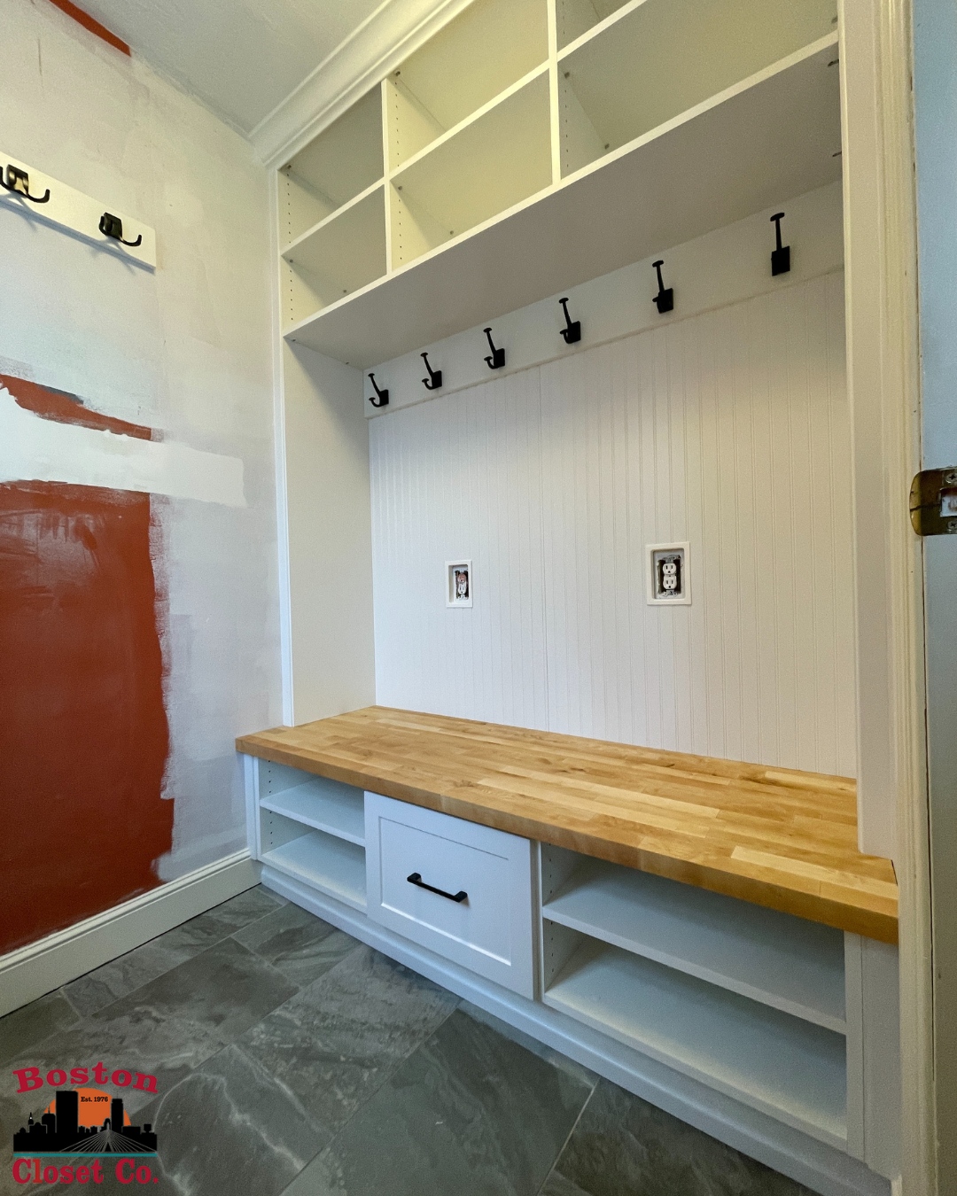 A kid-friendly mudroom makes mornings smoother and clean-up easier. Low hooks, personalized cubbies, and creative touches help little ones stay organized while learning responsibility along the way.
Contact us today for a free consultation!
💡youtube.com/@bostonclosetco
💻 Link in bio.
#bostoncloset #customclosets #closetorganization #storagesolutions #closetmakeover